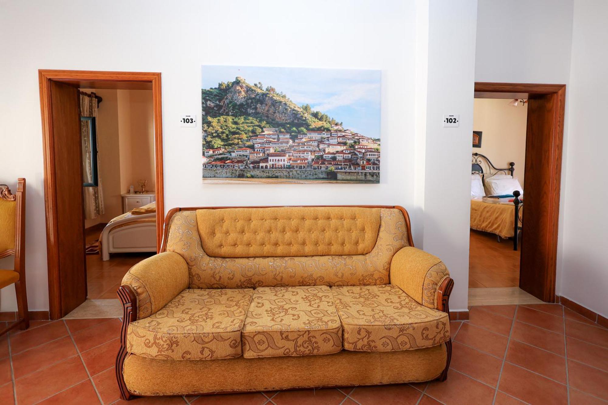 Bed and Breakfast Casa La Pieve Berat Exterior foto