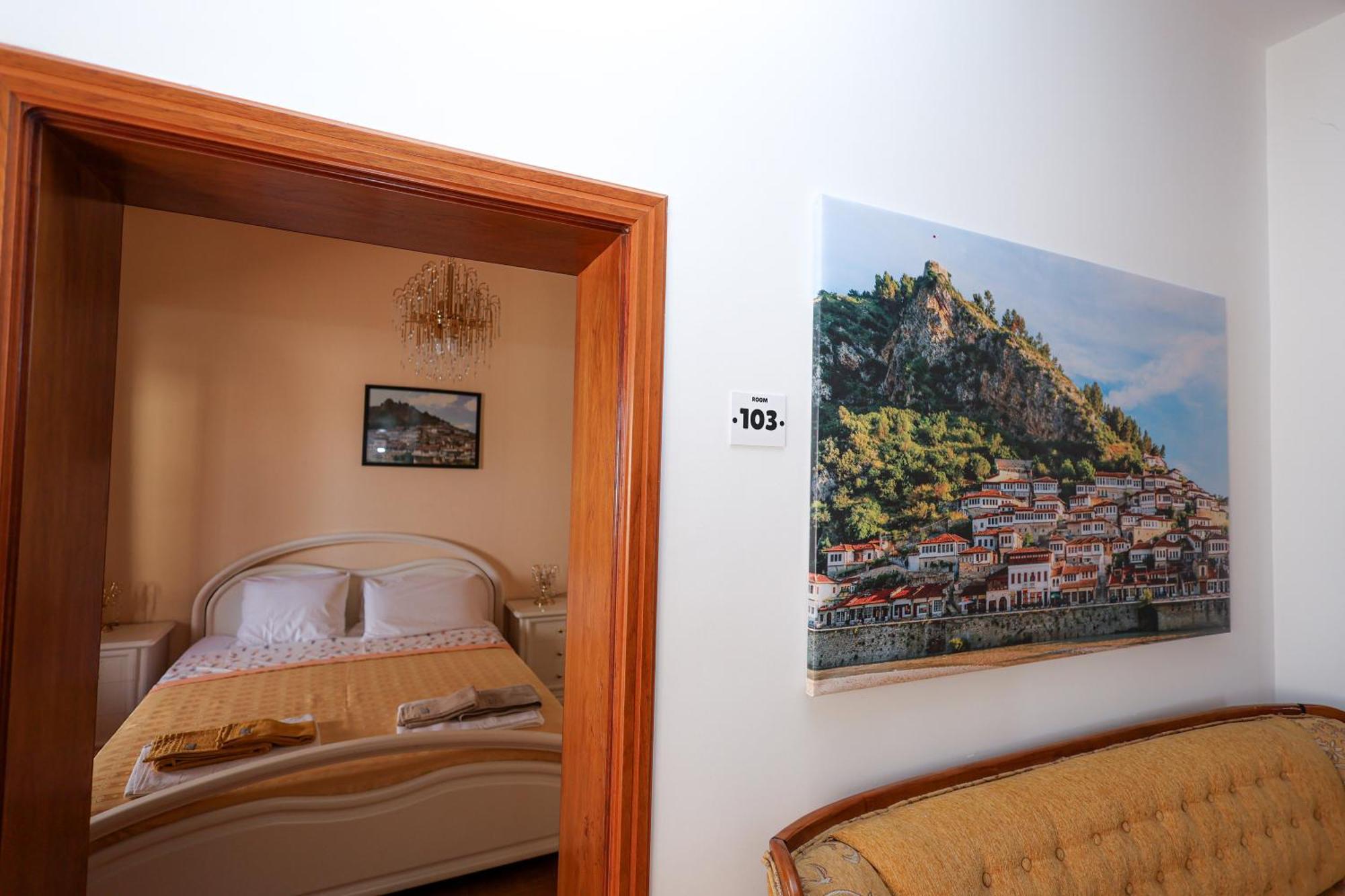 Bed and Breakfast Casa La Pieve Berat Exterior foto