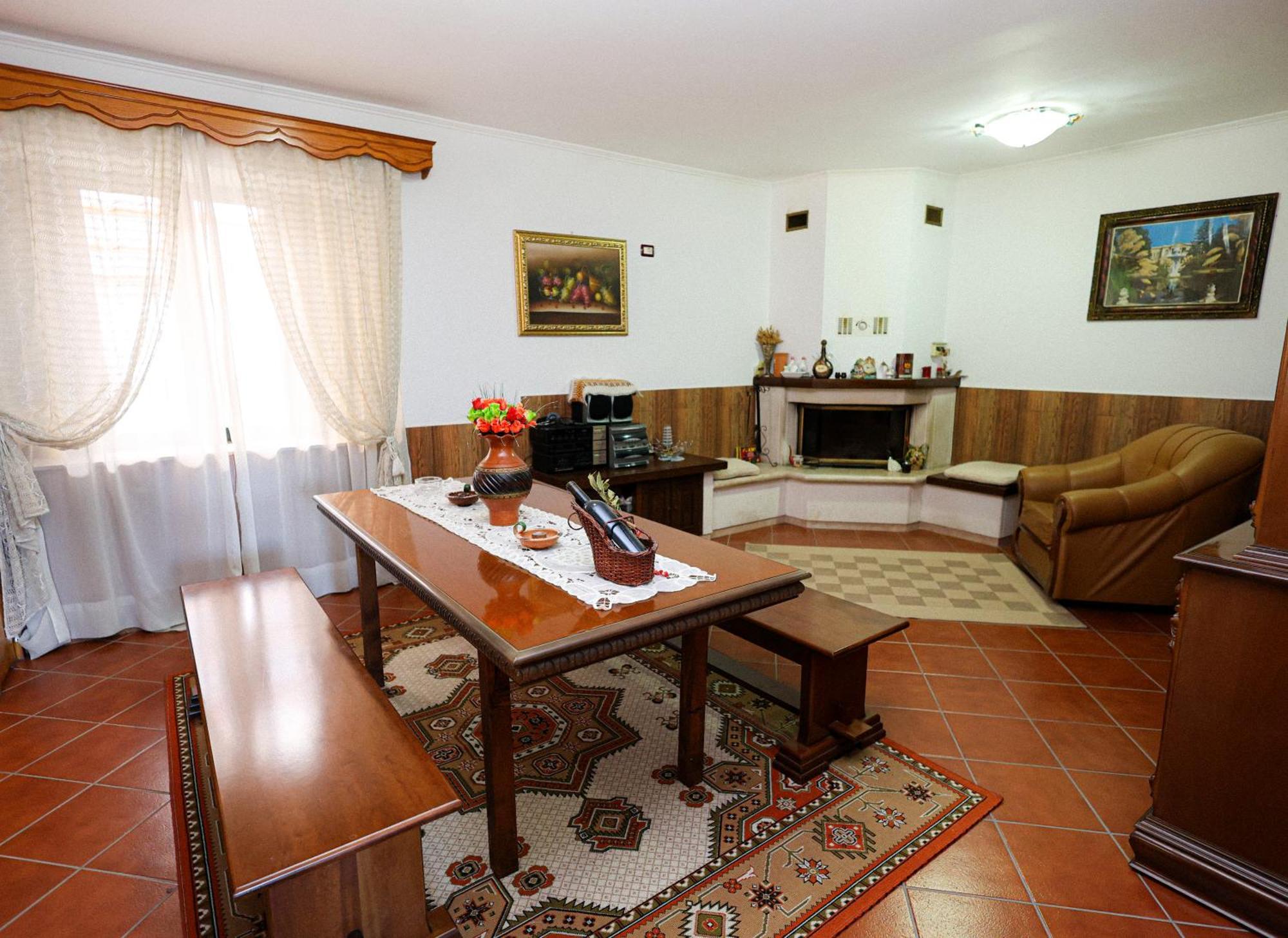 Bed and Breakfast Casa La Pieve Berat Exterior foto